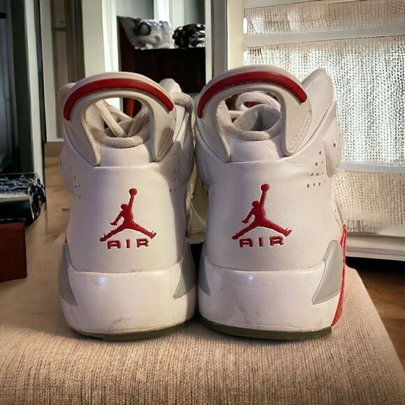 Nike Air Jordan (GS) White & Red Shoes DM1159 106 Size 6Y YOUTH/KIDS - Picture 3 of 5